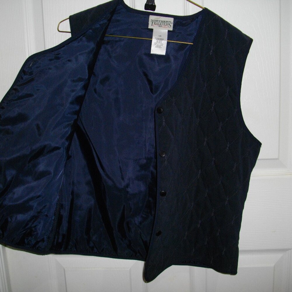 Women's dark blue, Northern Traditions quilted button up vest, L.